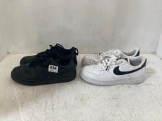 NIKE AIR FORCE TRAINERS IN BLACK SIZE 5.5 TO INCLUDE NIKE AIR FORCE TRAINERS IN WHITE / BLACK SIZE 4