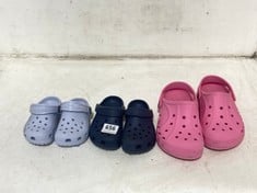 3 X ASSORTED KIDS CROCS TO INCLUDE GIRLS CLASSIC CLOGS IN PINK SIZE JUNIORS 3