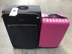 IT LUGAGGE BEWITHCING LARGE SUITCASE IN BLACK TO INCLUDE LARGE HARDSHELL SUITCASE IN PINK