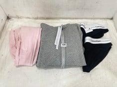 4 X ASSORTED CLOTHES TO INCLUDE CALVIN KLEIN SLEEPWEAR ZUP UP JUMPER IN LIGHT GREY SIZE MEDIUM