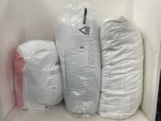 3 X ASSORTED BEDDING TO INCLUDE SLUMBERDOWN FULL & BODY KING DUVET 10.5 TOG