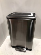 BLACK + DECKER 40L RECYCLING PEDAL BIN