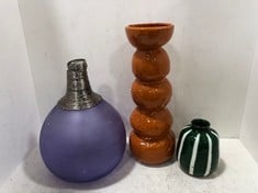 3 X ASSORTED VASES TO INCLUDE STONE THE CROWS GLASS METALWORK PURPLE VASE - RRP £100