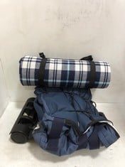 EXTRA LARGE WATERPROOF PICNIC RUG TO INCLUDE COOL BAG TROLLEY NAVY