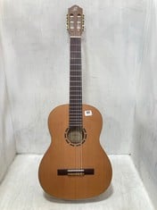 ORTEGA GUITARS LEFT HAND CLASSICAL GUITAR NATURAL - MODEL NO. R131L