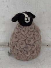 32 X STONE THE CROWS MEDIUM UPRIGHT JACOB SHEEP - HEIGHT 21CM - TOTAL RRP £224