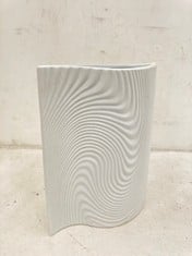 13 X STONE THE CROWS LARGE VASE - WHITE - TOTAL RRP £234