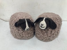 24 X STONE THE CROWS LARGE LYING JACOB SHEEP - LNG 34CM - TOTAL RRP £456