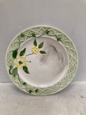 12 X STONE THE CROWS LG.RND.PLATTER-YELLOW HIBISCUS - TOTAL RRP £288