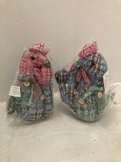 36 X STONE THE CROWS PAIR OF SM.SITTING CHICKEN/ROOSTER - HEIGHT 39CM - TOTAL RRP £1368