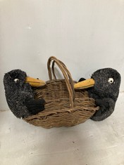 12 X STONE THE CROWS SET 2 BOAT BASKETS-CRAFTY CROW - LENGTH 40CM - TOTAL RRP £396