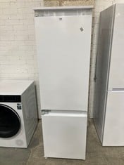 INDESIT FREESTANDING INTEGRATED 70/30 FRIDGE FREEZER (ZONE 3)