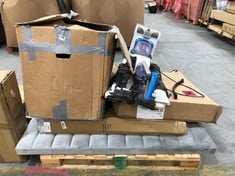 PALLET OF ASSORTED ITEMS TO INCLUDE KING SIZE (150CM) HEADBOARD IN LIGHT GREY / SILVER VELVET (ZONE 4)