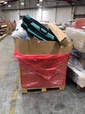 PALLET OF ASSORTED PET ITEMS TO INCLUDE OWN PETS PORTABLE PET CRATE (ZONE 7)