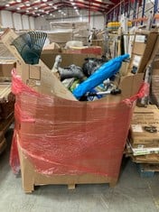 PALLET OF ASSORTED ITEMS TO INCLUDE PARENTS AND CHILDREN WATER PLAY TABLE (ZONE 8)