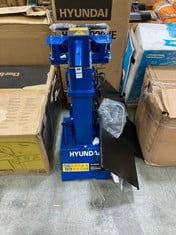 HYUNDAI 8 TONNE VERTICAL LOG SPLITTER - MODEL NO. HYLS8000VE - RRP £536 (ZONE 2)