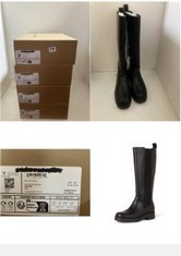 4 X WOMEN'S TALL-GUSSET BOOT, BLACK, 7 UK.