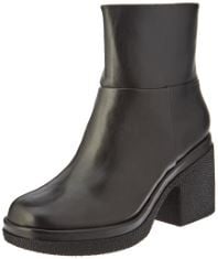 X4 ASSORTED FOOTWEAR TO INCLUDE ESSENTIALS WOMEN'S PLATFORM ANKLE BOOTS, BLACK, 4.5 UK, ESSENTIALS WOMEN'S CROPPED BIKER BOOT, BLACK, 4.5 UK.