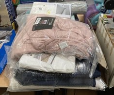 QTY OF ASSORTED BEDDING TO INCLUDE WEIGHTED BLANKET