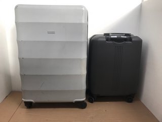 SMALL HARD SHELL SPINNER SUITCASE IN BLACK TO INCLUDE MEDIUM 4 WHEELED HARD SHELL SUITCASE IN LIGHT GREY: LOCATION - I10