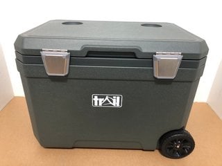 TRAIL 45L WHEELED COOL BOX IN DARK GREY: LOCATION - I7