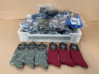 QTY OF SOCKS TO INCLUDE SUPERSOFT BAMBOO SOCKS IN BLUE SIZE UK 6-11: LOCATION - I5