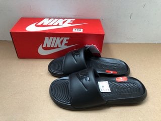 NIKE VICTORI ONE SLIDE SLIDERS IN BLACK UK SIZE 8: LOCATION - I2