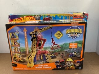 3 X CHILDRENS TOYS TO INCLUDE HOT WHEELS COLOUR SHIFTERS TOY SET: LOCATION - J17