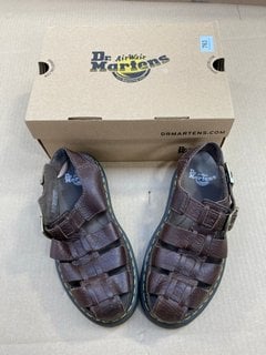 DR.MARTENS WRENLIE LEATHER SHOES IN DARK BROWN - SIZE UK 6 - RRP £150: LOCATION - E2