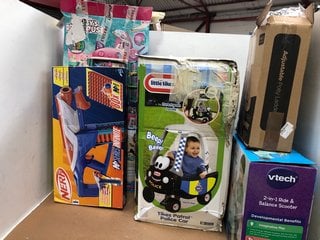 6 X ASSORTED CHILDRENS TOYS TO INCLUDE VTECH 2-IN-1 RIDE AND BALANCE SCOOTER: LOCATION - H2