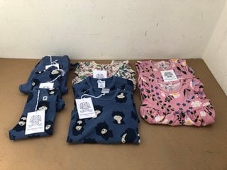 QTY OF POLARN O.PYRET BABY CLOTHES TO INCLUDE FLORAL DRESS IN PINK SIZE 4-6M: LOCATION - E10