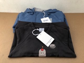 POLARN O.PYRET HOODED COAT IN BLUE SIZE 1-1.5YRS TO INCLUDE POLARN O.PYRET GREY SWEATSHIRT SIZE 1.5-2YRS: LOCATION - E10