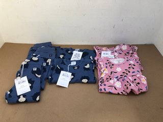 QTY OF POLARN O.PYRET BABY CLOTHES TO INCLUDE FLORAL DRESS IN PINK SIZE 6-9M: LOCATION - E10