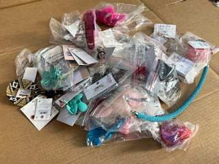 QTY OF BEAUTY ACCESSORIES TO INCLUDE MUSE HAIR BOW: LOCATION - E12