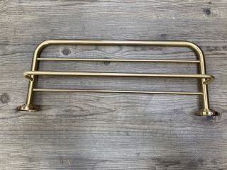 WALL MOUNTED TOWEL SHELF IN BRUSHED BRASS - RRP £75: LOCATION - RACKING 4