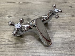 TRADITIONAL CROSSHEAD DECK MOUNTED BATH FILLER IN CHROME RRP £265: LOCATION - R2