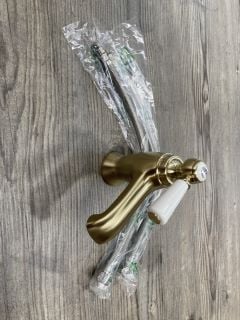 TRADITIONAL LEVER ACTION MONO BASIN MIXER TAP IN BRUSHED BRASS - RRP £245: LOCATION - R2