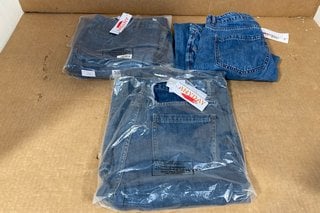 3 X ASSORTED JOHN LEWIS & PARTNERS WOMENS DENIM JEANS TO INCLUDE PAIR OF ANYDAY RICHMOND RELAXED BAGGY JEANS IN MID WASH BLUE - SIZE UK 12: LOCATION - A5