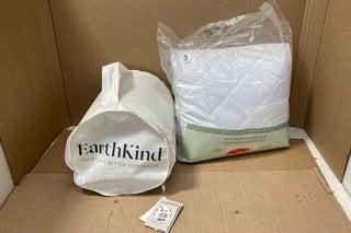 JOHN LEWIS & PARTNERS WATERPROOF QUILTED KINGSIZE MATTRESS PROTECTOR TO ALSO INCLUDE EARTHKIND FEATHER & DOWN 4.5 TOG SUPER KINGSIZE DUVET: LOCATION - B1