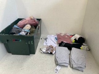 QTY OF ASSORTED KIDS CLOTHING TO INCLUDE GEORGE COTTON STRETCH TRUNKS: LOCATION - B15