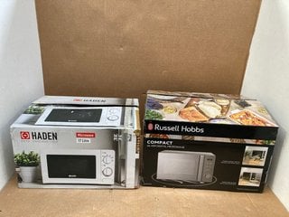 HADEN 17L 700W MANUAL MICROWAVE IN WHITE TO INCLUDE RUSSELL HOBBS 800W COMPACT DIGITAL MICROWAVE IN SILVER: LOCATION - C15