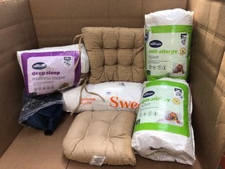 QTY OF ASSORTED BEDDING ITEMS TO INCLUDE 2 X SILENTNIGHT ANTI ALLERGY SINGLE DUVETS: LOCATION - C12