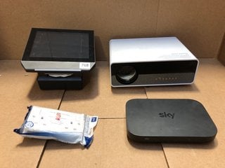 4 X ASSORTED TECH ITEMS TO INCLUDE ELEPHAS MOD1 PROJECTOR: LOCATION - C11