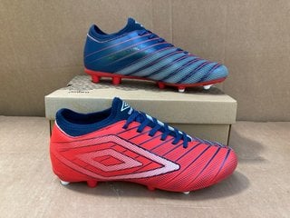 UMBRO VELOCITA ELIXIR 1.0 FOOTBALL BOOTS IN BLUE/RED - UK 9: LOCATION - C9