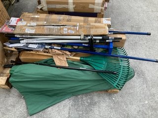 PALLET OF ASSORTED ITEMS TO INCLUDE SPEAR & JACKSON RAZORSHARP TREE PRUNER WITH SAW: LOCATION - B5 (KERBSIDE PALLET DELIVERY)