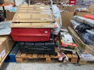 PALLET OF ASSORTED ITEMS TO INCLUDE RYOBI 0NE+ 18V CORDLESS POLE SAW: LOCATION - A3 (KERBSIDE PALLET DELIVERY)