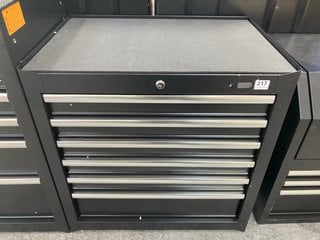 6 DRAWER TOOL CHEST IN BLACK: LOCATION - A5