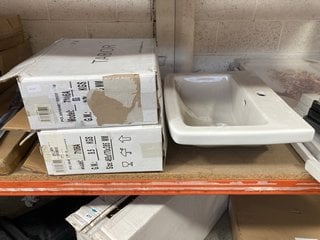 3 X ASSORTED PORCELAIN SINKS: LOCATION - AR17