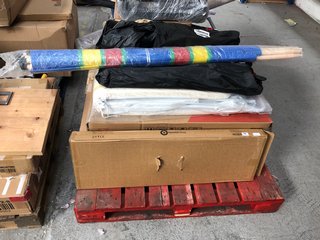 PALLET OF ASSORTED ITEMS TO INCLUDE 2 X COSTWAY COFFEE TABLES WITH LED LIGHTS PART NO: HV10408WH: LOCATION - B3