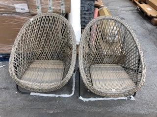 2 X RATTAN FOLDING CHAIRS IN BEIGE: LOCATION - B3